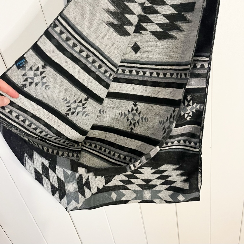 Swing by CC Geometric Patterned Infinity Scarf. - Picture 3 of 4